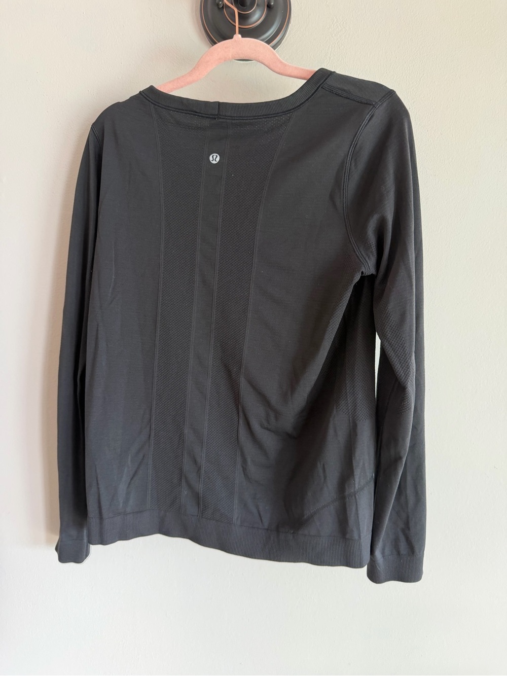 Lululemon Long Sleeve Performance Top Black estimated Size 6/8 no tag size